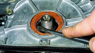 Замена сальника компрессора на автомобиле